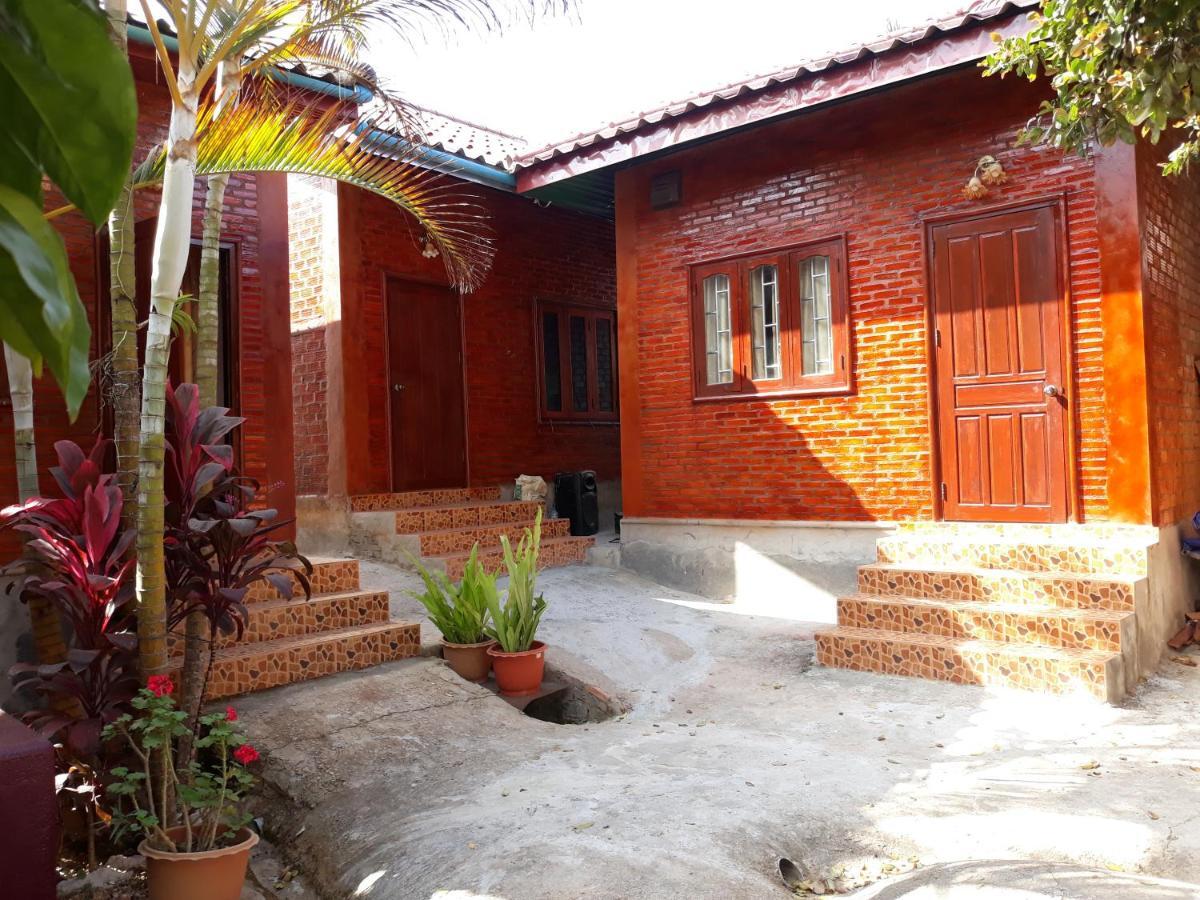 Kongkeo Guesthouse Муанг-Пхонсаван Экстерьер фото